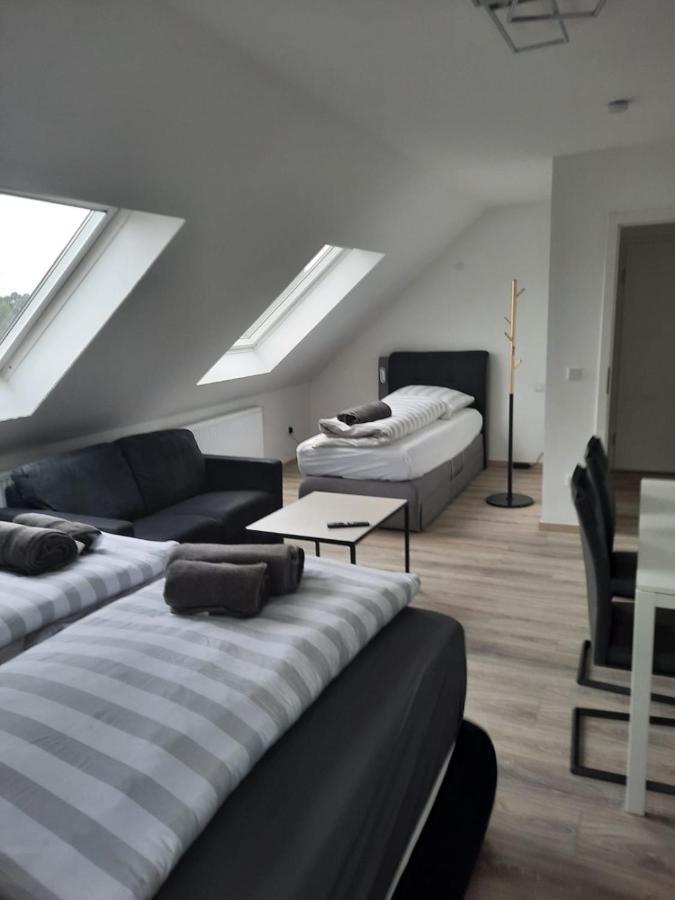 Ferienwohnung Apartment - Free Parking - Wifi - Kitchen Есен Екстериор снимка